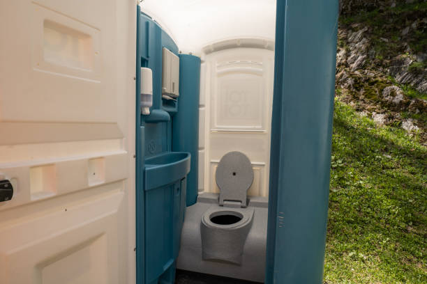 Best VIP or Luxury Restroom Trailers  in Washington, WV